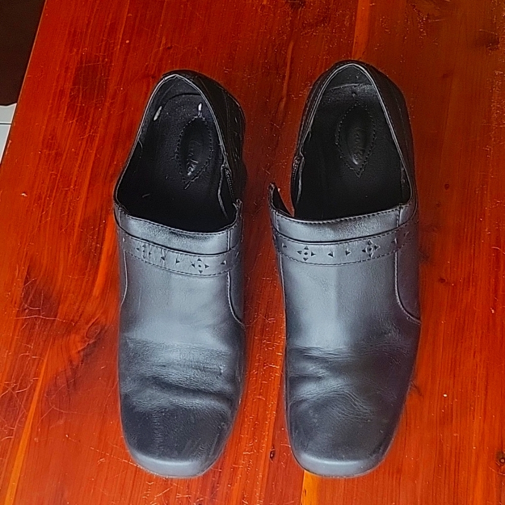 Clarks black booties size 9.5